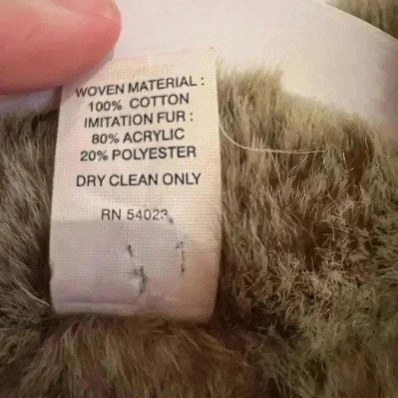 GAP Red Faux Fur Reversible Vest Pockets Size Small EUC - Picture 3 of 5